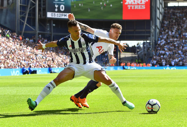 延续22年的祖宗之法不可变，马竞新球员在聚餐时为全队切乳猪.